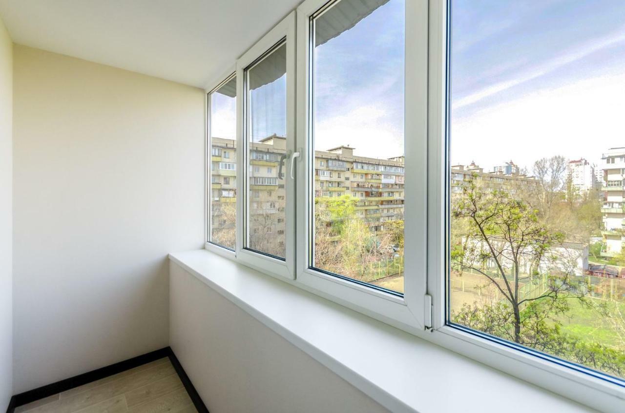 Artal Apartment On Obolonsky Avenue 16A Kiev Ngoại thất bức ảnh