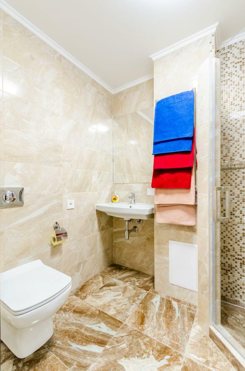 Artal Apartment On Obolonsky Avenue 16A Kiev Ngoại thất bức ảnh