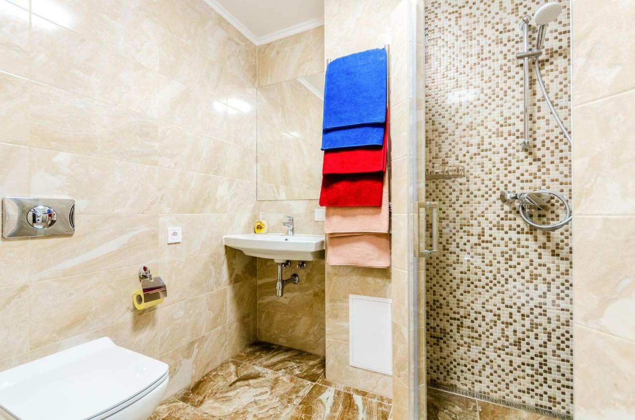 Artal Apartment On Obolonsky Avenue 16A Kiev Ngoại thất bức ảnh
