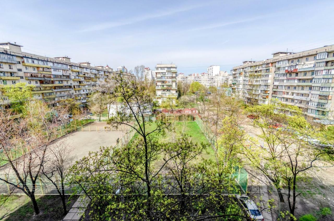 Artal Apartment On Obolonsky Avenue 16A Kiev Ngoại thất bức ảnh