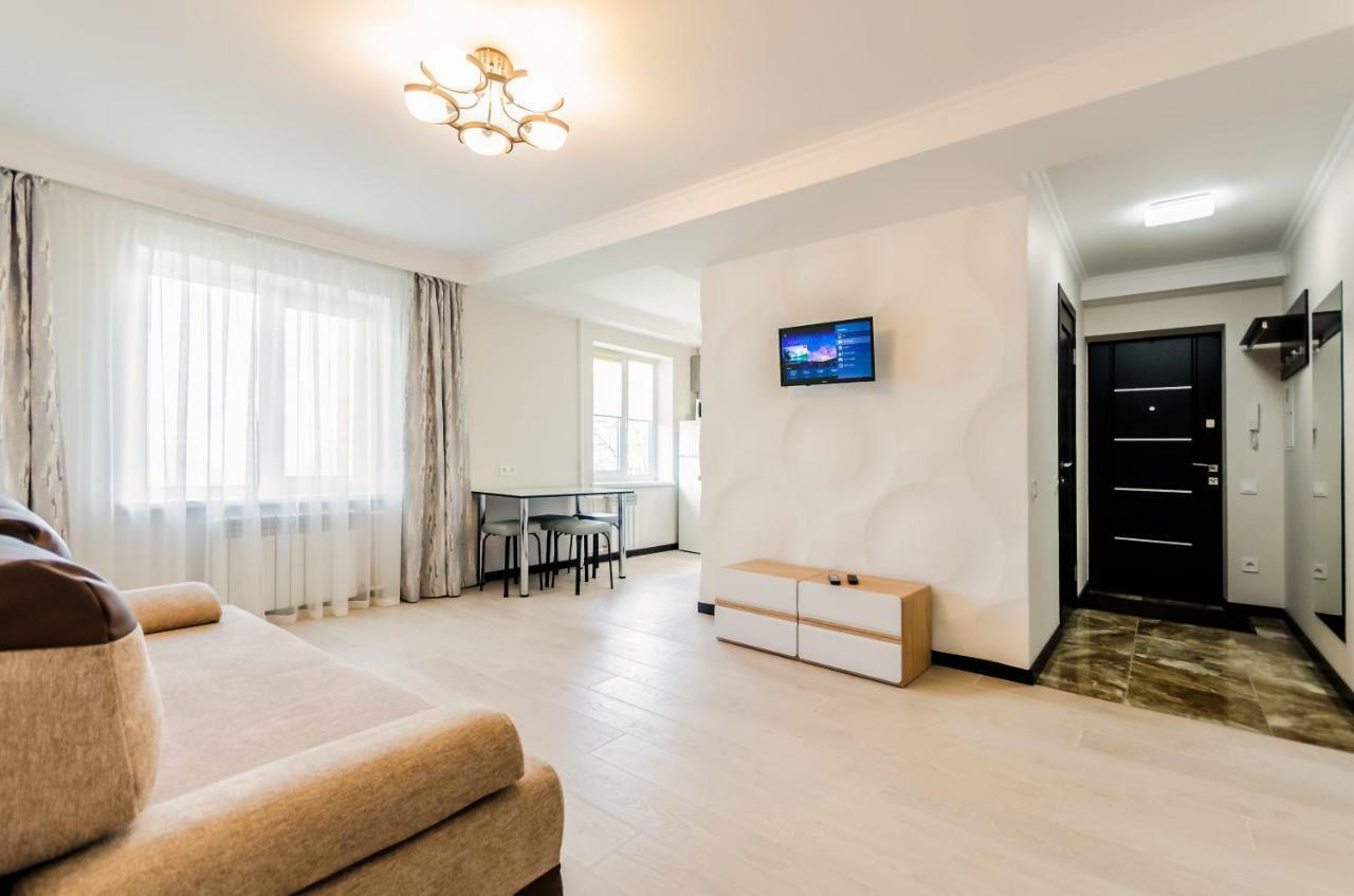 Artal Apartment On Obolonsky Avenue 16A Kiev Ngoại thất bức ảnh